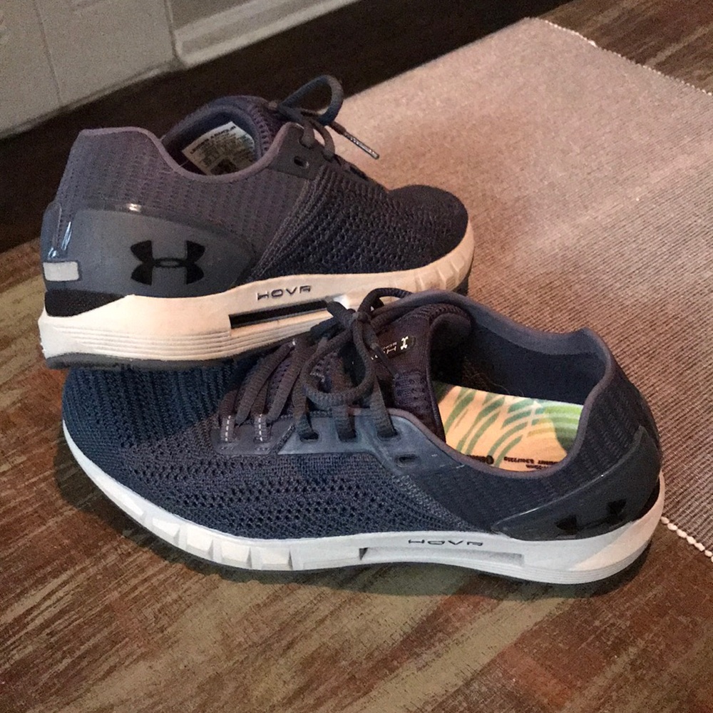 Under Armour HOVR Sonic w/ Bluetooth technology